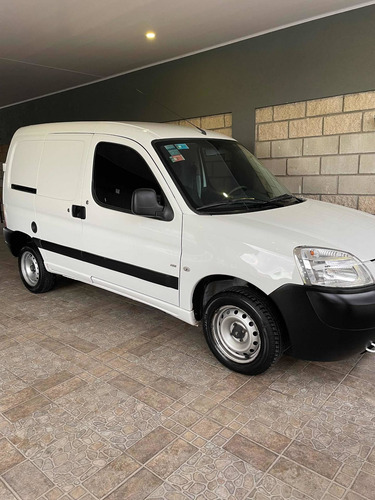 Imagen 9 de 13 de Peugeot Partner 2016 1.6 Hdi Furgon Confort