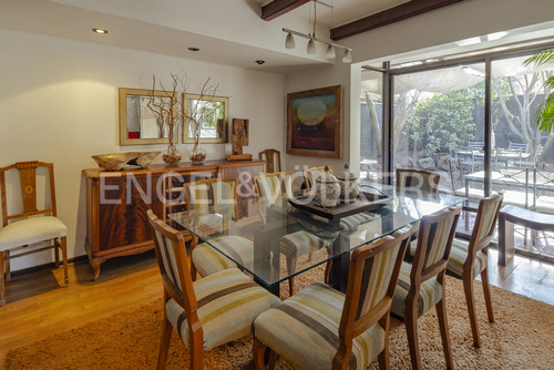 Casa Con Amplio Jardín En La Dehesa Central