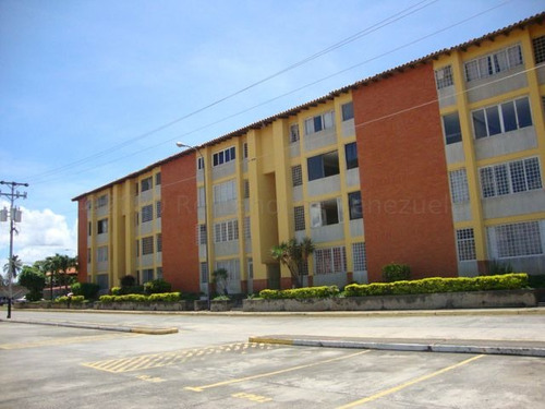  Sp  Apartamento En  Venta En  Av. Intercomunal Cabudare  Lara, Venezuela.  3 Dormitorios  2 Baños  81 M² 