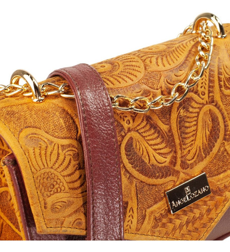Imagen 2 de 7 de Bolsa Tipo Crossbody De Piel Con Grabado Tipo Cincelado Moda