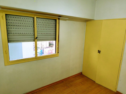 Departamento 3 Ambientes Con Balcón Y Vista Al Frente.