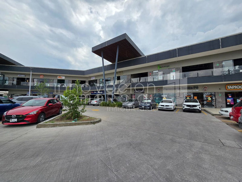 Local Comercial En Renta En Epic Center Zakia, Con Medio Baño