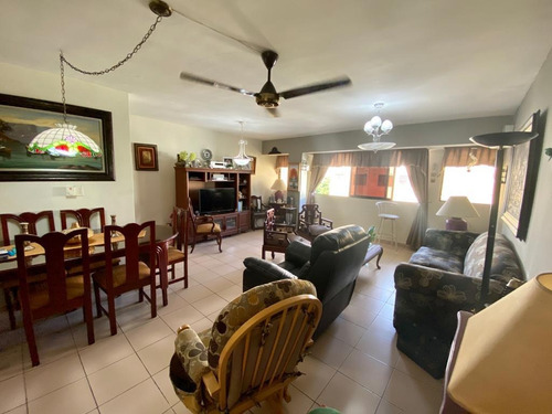 Imagen 9 de 11 de En Bella Vista Vendo Hermoso Apartamento,