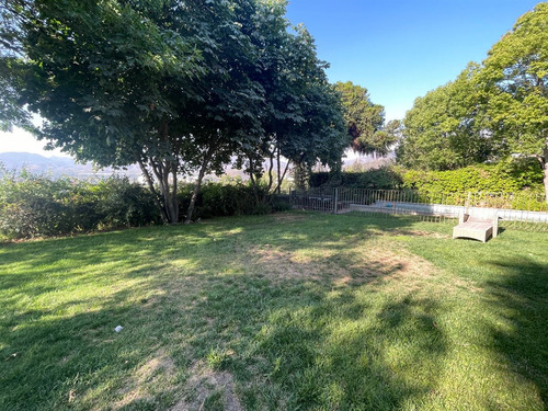 Casa En Venta De 5 Dorm. En Las Condes Mirador San Damian