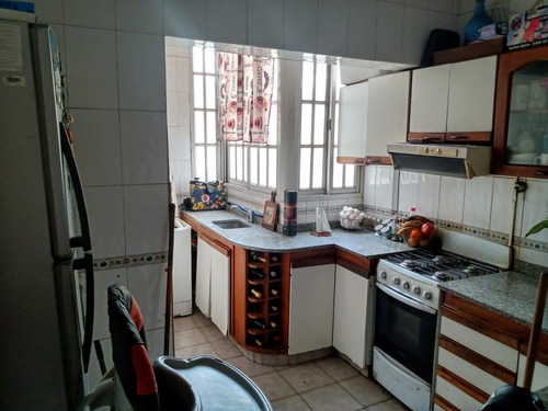 Imagen 9 de 30 de Amplio 4 Ambientes Al Frente Con Balcon Corrido Apto Credito