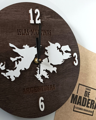 Reloj De Pared De Madera Analógico Diseño Malvinas 30x30