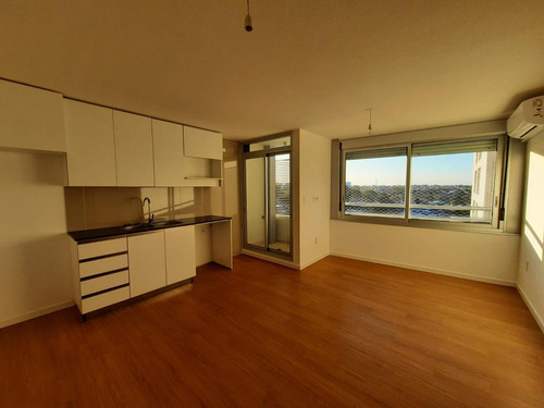 Piso Alto, Apartamento En Venta De 1 Dormitorio