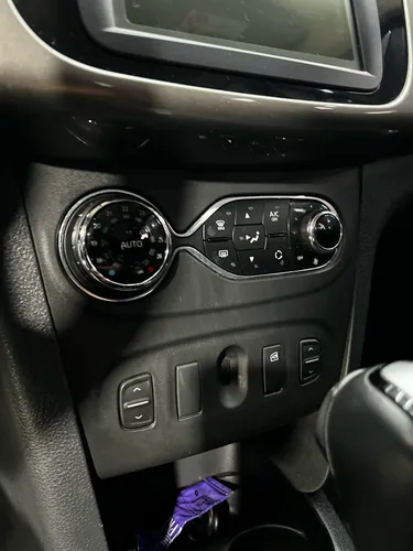 Renault Stepway 1.6 Intense Automática