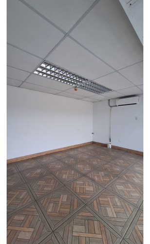 Se Alquila Local Comercial 18m2 Cc Expreso Del Tuy Charallave