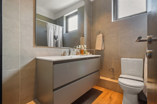Casa En Venta De 3 Dorm. En Colina