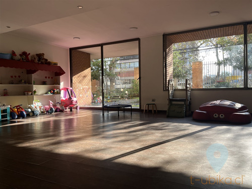 Venta Lindo Departamento 3d/3b, A Pasos Colón Con Vespucio