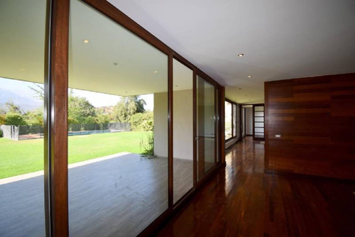 Casa Mediterranea En Exclusivo Condominio Cod.061