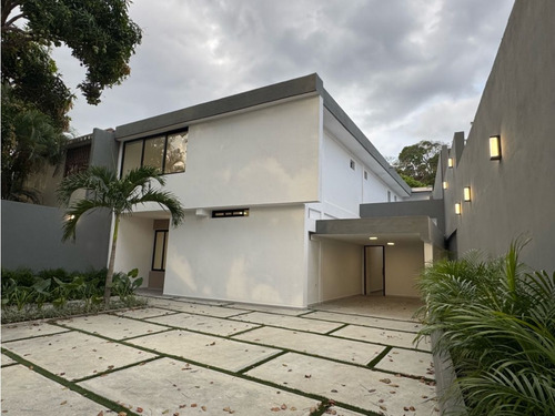 Se Vende Casa 410m2 El Cafetal 3176