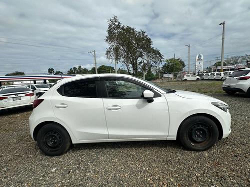 Mazda Demio 2019, Impecable