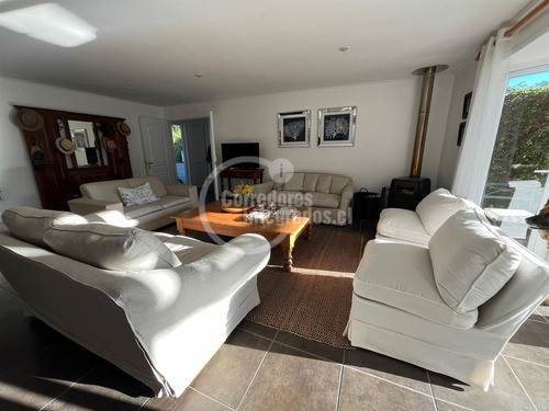 Casa En Venta De 5 Dorm. En Santo Domingo