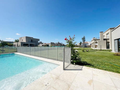 Imagen 16 de 16 de Casa En Venta En El Canton Barrio Puerto Lote Interno Con Pileta