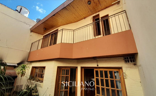 Reservado - Casa - Boedo - 4 Amb C/garage, Patio, Balcón, Quincho Y Parrilla S/lote Propio. - 218m²