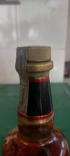 Antigo Whisky 100 Pipers Anos 70