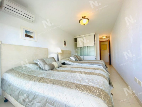 Imagen 15 de 17 de Venta De Apartamento 2 Dormitorios En Playa Mansa - Punta Del Este Mansa