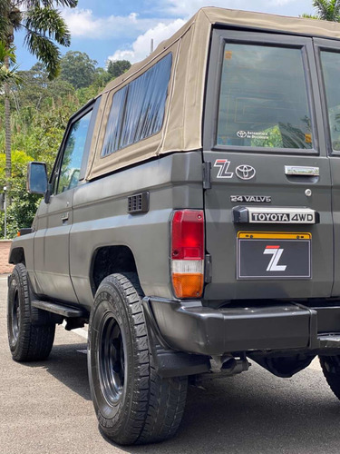 Toyota Land Cruiser 4.5 Carpada