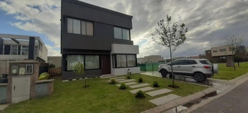 Imagen 1 de 12 de Susana Aravena Propiedades Casa - Vila Marina I