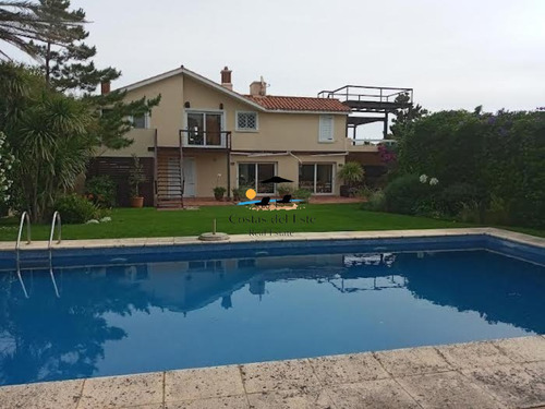 Alquiler Temporada Alta 2022/23! Gran Casa En El Casco Antiguo De La PenÃnsula Con 5 Dormitorios,gran Parque Y Piscina Abierta!!