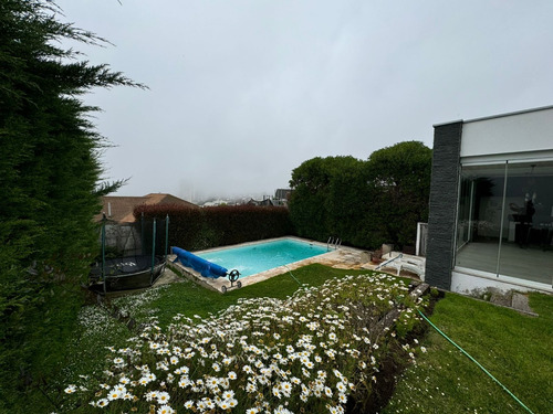 Se Vende Hermosa Casa En Exclusivo Sector De Concón