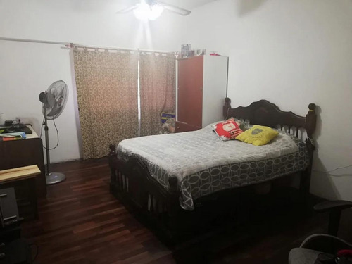 Casa En Venta - 4 Dormitorios 3 Baños - Cochera - 2.200mts2 - Florencio Varela