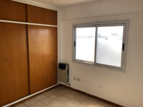Venta De Departamento De 2 Ambientes Con Cochera En San Fernando Centro, G.b.a. Zona Norte. Dueño Directo.
