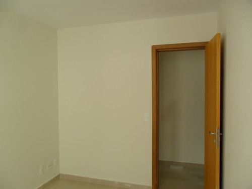 Imagem 11 de 16 de Apartamento 2 Quartos No Castelo - 973