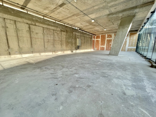 Local Comercial Con Vista/a Nivel De Alonso De Córdova
