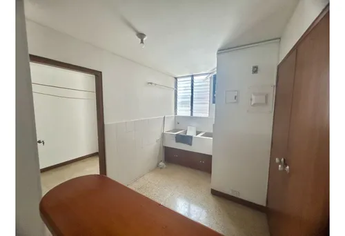 Sé Vende Apartamento Duplex En Laureles Excelente Para Reformar