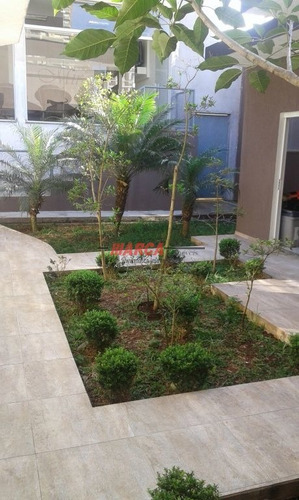 Imóvel Comercial E Residencial Em Sbc, Com 613 M², 3 Andares, 9 Salas, Vaga Para 12 Autos, Trifásico - Ma2943