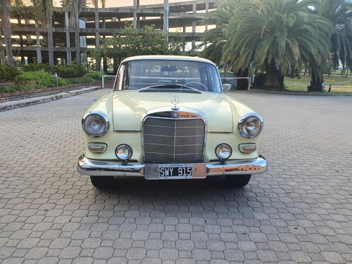 Mercedes-benz 200 (w110)