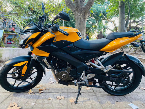 Bajaj Ns200