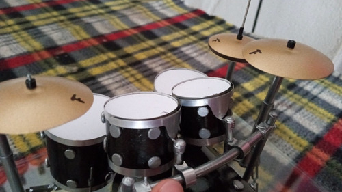 Miniatura De Bateria Preta