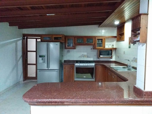 Imagen 3 de 12 de Bella Casa En Venta En Urbanización Sur La Paz #22-16214 04146954944