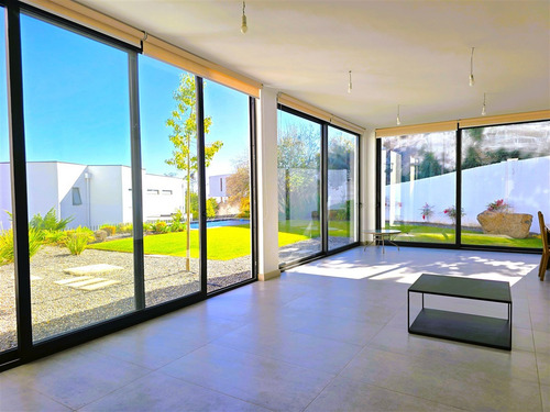 Arriendo Casa 4d + Servicio 3b 5e + Piscina, La Rein