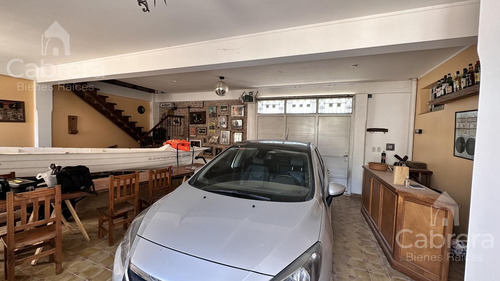 Casa De 3 Dormitorios Con Pileta En Venta, La Plata