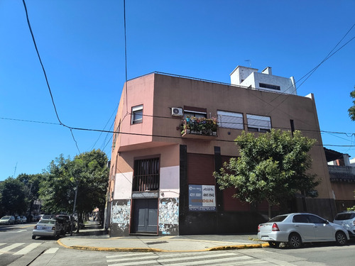Local En Venta, Av. Varela N° 1001 Flores