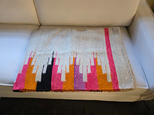 Puyo Norteño Lana De Llama- Alfombra - Pie De Cama Blanco Con Rosa Negro Marrón Rayas