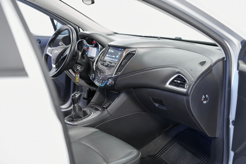 Imagen 11 de 17 de Chevrolet Cruze 1.4 4p Lt 2019