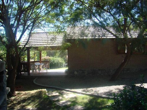 Casa En Venta En Barrio Balneario