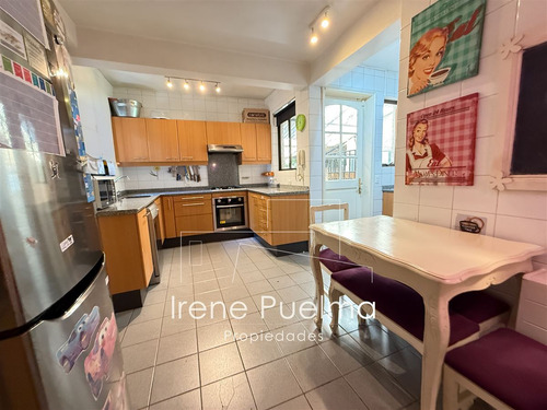 Vende Casa Con Gran Jardin En Huinganal En Lo Barnechea