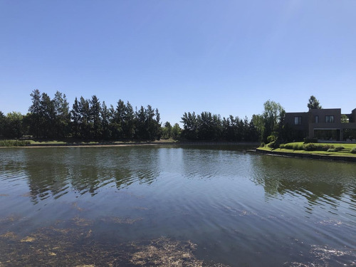 Imagen 3 de 11 de Oportunidad De Venta !!! Excelente Lote Al Agua En El Exclusivo Barrio La Isla - Nordelta -