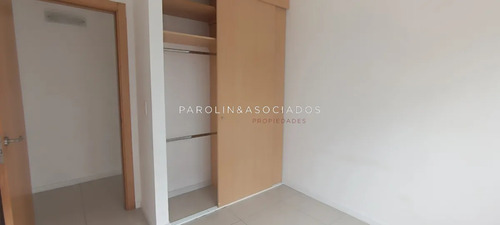 Apartamento En Venta De 3 Dormitorios En Torres Barcelona, Punta Del Este.