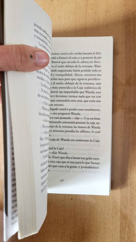 Muy Lejos De Kensington - Muriel Spark - Atelierdelivre (Usado)