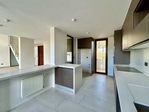 Duplex Con Jacuzzi Y Quincho Privado // 3d + 3b + Servicios