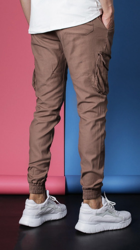 Imagen 2 de 4 de Jogger Cargo De Gabardina No End 38305 Hombre
