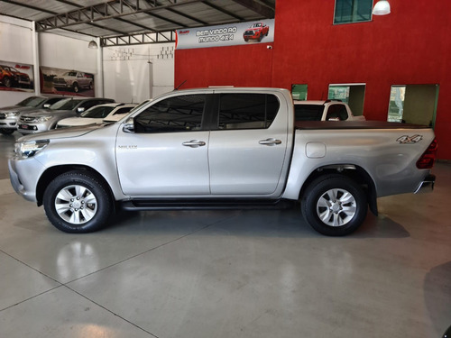 Toyota Hilux 2.8 SRV 4X4 CD 16V DIESEL 4P AUTOMÁTICO
